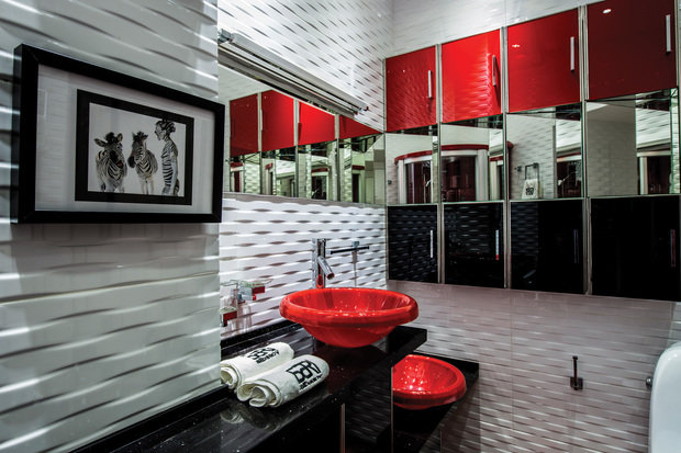 Фотография: Ванная в стиле Хай-тек, Квартира, Дома и квартиры, Интерьеры звезд, Проект недели, Москва – фото на INMYROOM