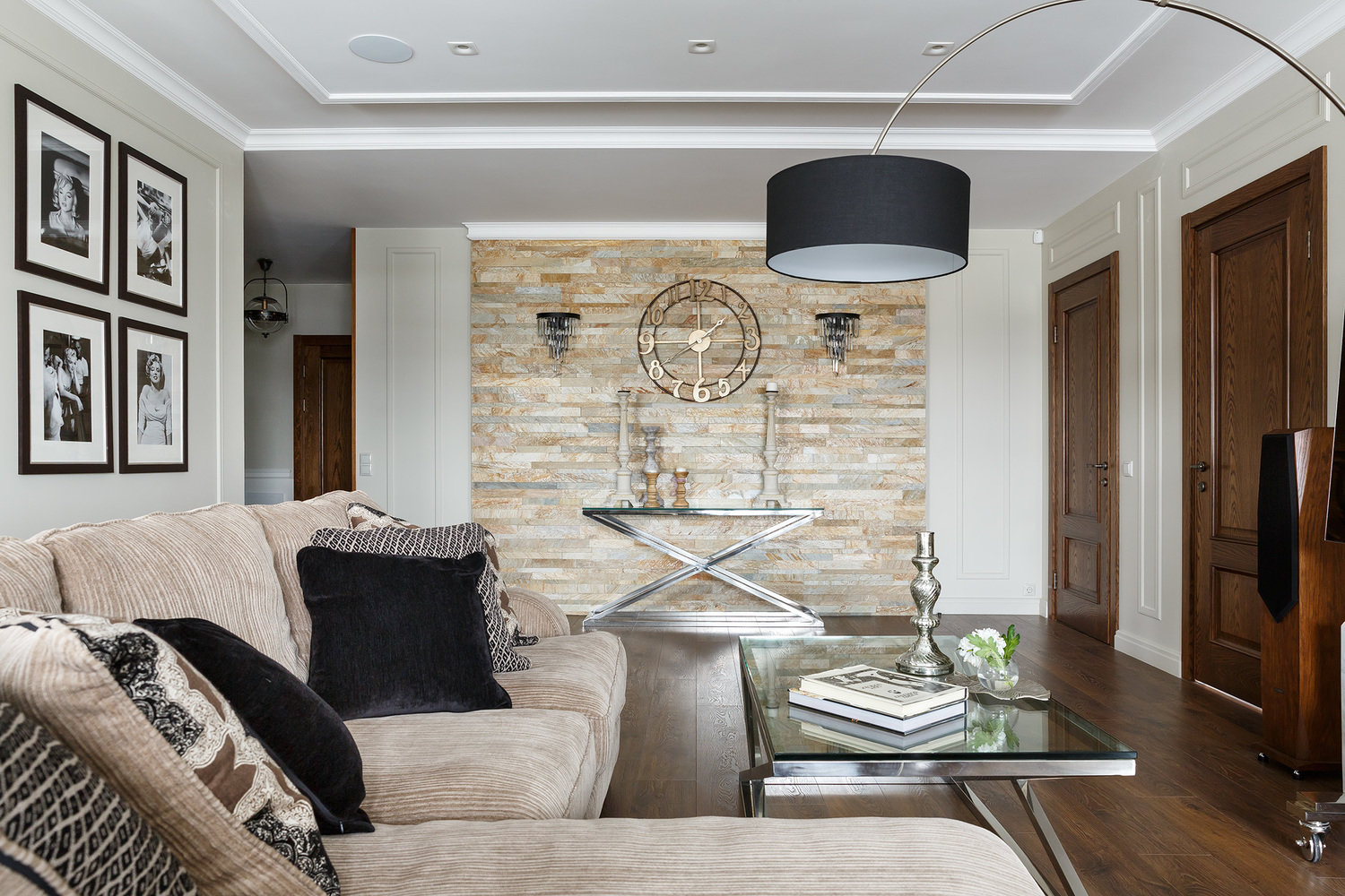 Фотография: Гостиная в стиле Классический, Современный, Квартира, Проект недели, Санкт-Петербург, Монолитный дом, 4 и больше, Более 90 метров, Дизайн-Холл – фото на INMYROOM