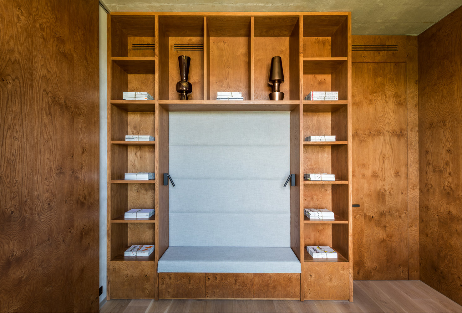 Фотография: Кабинет в стиле Лофт, Квартира, Проект недели, Санкт-Петербург, Монолитный дом, ЖК «Смольный парк», 3 комнаты, Более 90 метров, MK-Interio – фото на INMYROOM Фотография: Кабинет в стиле Лофт, Квартира, Проект недели, Санкт-Петербург, Монолитный дом, ЖК «Смольный парк», 3 комнаты, Более 90 метров, MK-Interio – фото на INMYROOM