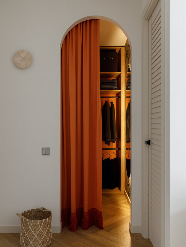 Фотография: Гардеробная в стиле Современный, Малогабаритная квартира, Квартира, Проект дня, 1 комната, до 40 метров, Лина Князева, современный с элементами скандинавского – фото на INMYROOM