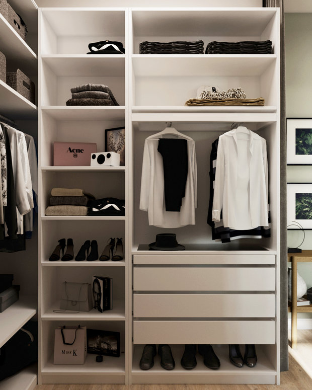 Обязательным условием было выделить гардеробную или глубокий шкаф. В прихожей отлично встали системы хранения ПАКС от ИКЕА: под них специально вровень со стеллажами нарастили стену у входной двери, куда спрятали электрощит.