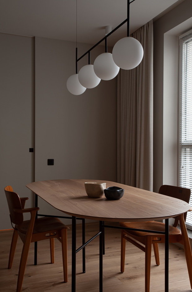 Фотография: Кухня и столовая в стиле Минимализм, Квартира, Проект недели, Санкт-Петербург, 4 и больше, Более 90 метров, Juicy Flat, Наташа Курлыгина – фото на INMYROOM