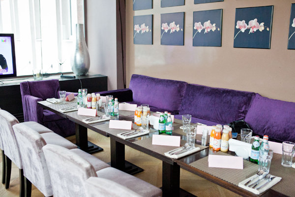 Фото из портфолио Nail Room Beauty Lounge – фотографии дизайна интерьеров на INMYROOM