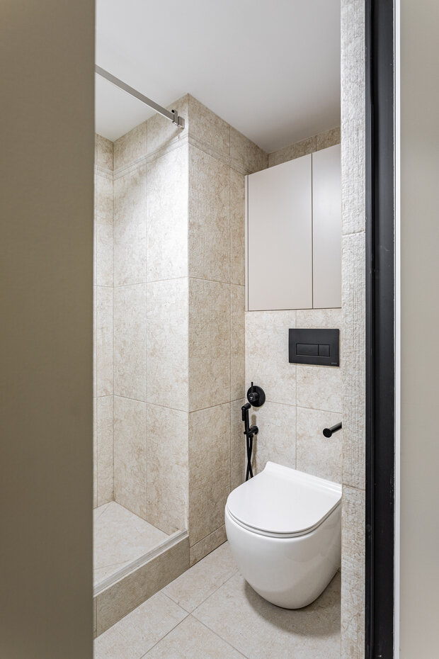 Фотография: Ванная в стиле Современный, Малогабаритная квартира, Квартира, Студия, Проект дня, Москва, Кирпичный дом, до 40 метров, современный с элементами классики и минимализмом, Варвара Головко – фото на INMYROOM