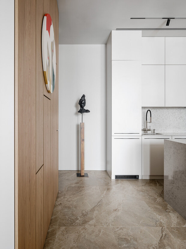 Фотография: Кухня и столовая в стиле Современный, Минимализм, Квартира, Проект дня, Москва, 2 комнаты, 60-90 метров, ЖК «Neva Towers», Анна Кожанова – фото на INMYROOM