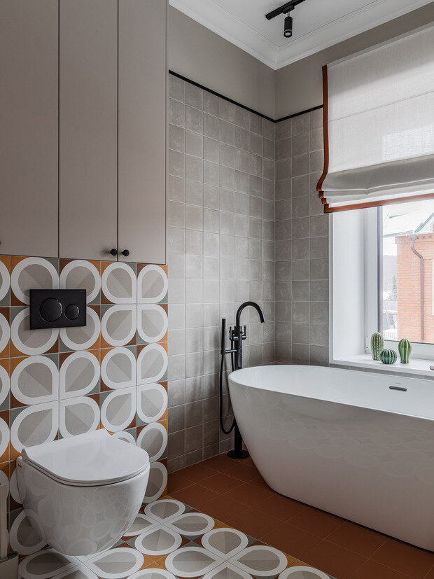 Фотография: Ванная в стиле Современный, Дом, Проект дня, Дом и дача, Кирпичный дом, 4 и больше, Более 90 метров, современный с элементами классики и минимализмом, Светлана Лепихова – фото на INMYROOM