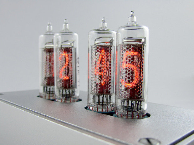 Фотография: Аксессуары в стиле Современный, Декор интерьера, Часы, Мебель и свет, Ретро, Лампа – фото на INMYROOM