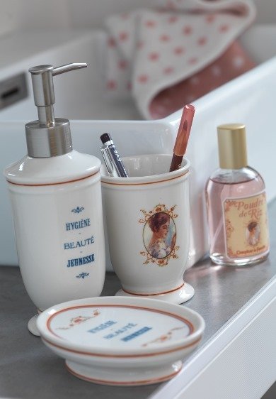 Фотография: Аксессуары в стиле Прованс и Кантри, Ванная, Интерьер комнат, Текстиль – фото на INMYROOM