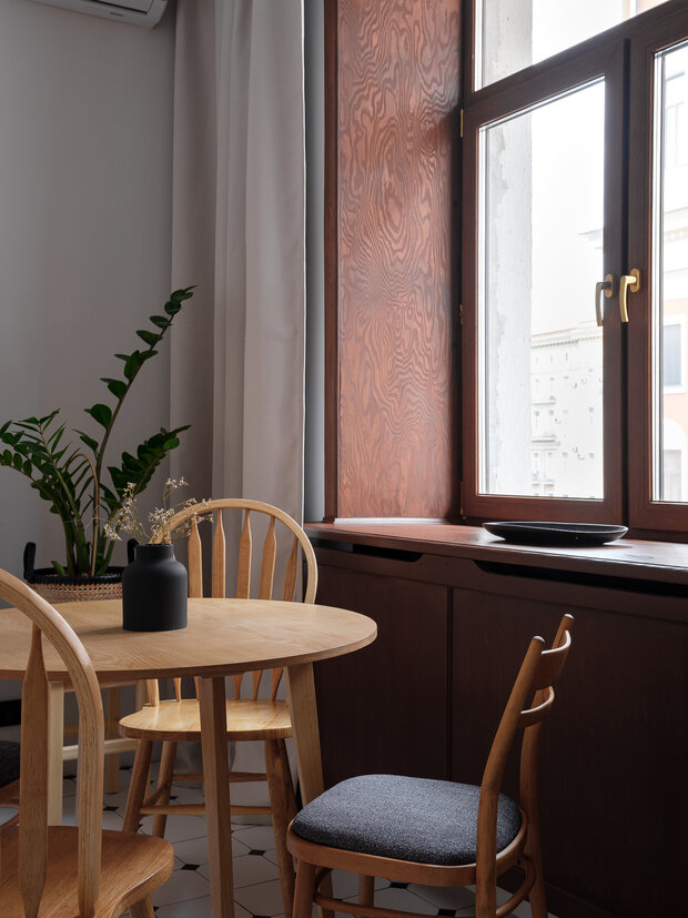 Фотография: Кухня и столовая в стиле Скандинавский, Современный, Минимализм, Квартира, Проект дня, Москва, Сталинка, Кирпичный дом, 2 комнаты, 40-60 метров, Sams.Interior, Анна Мальцева, Винтажный – фото на INMYROOM