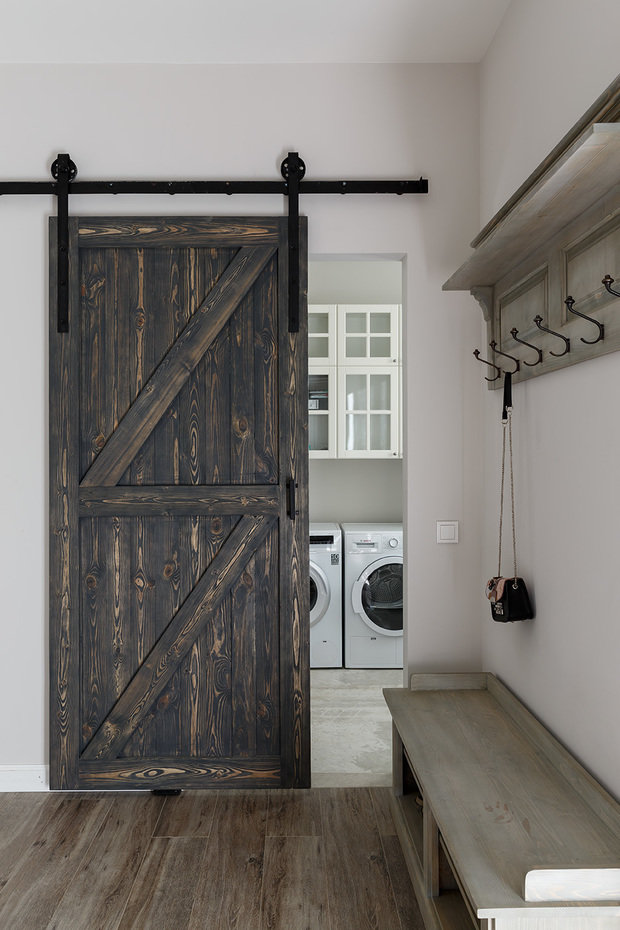 Фотография: Прихожая в стиле Прованс и Кантри, Дом, Проект недели, Дом и дача, 4 и больше, Более 90 метров, Татьяна Дамиани-Каштанова, Алексей Соколов – фото на INMYROOM