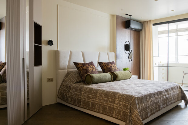 Фотография: Спальня в стиле Современный, Квартира, Проект дня, Кирпичный дом, 4 и больше, Более 90 метров, современная классика с элементами минимализма, Валерия Широкова – фото на INMYROOM