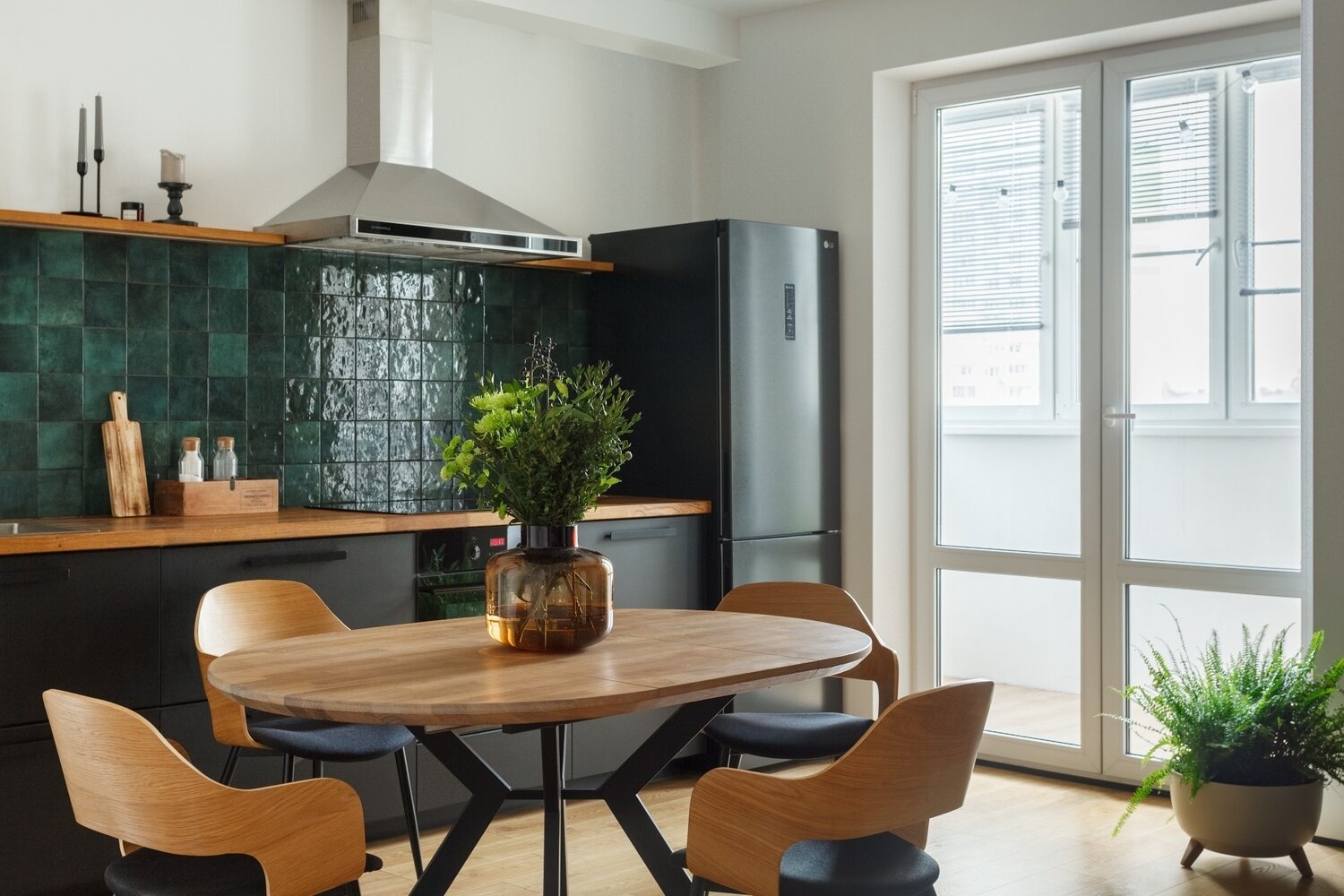 Фотография: Кухня и столовая в стиле Скандинавский, Современный, Малогабаритная квартира, Квартира, Проект недели, Краснодар, 2 комнаты, 40-60 метров, Монолитно-кирпичный, Denish Design, Кристина Селютина – фото на INMYROOM Фотография: Кухня и столовая в стиле Скандинавский, Современный, Малогабаритная квартира, Квартира, Проект недели, Краснодар, 2 комнаты, 40-60 метров, Монолитно-кирпичный, Denish Design, Кристина Селютина – фото на INMYROOM