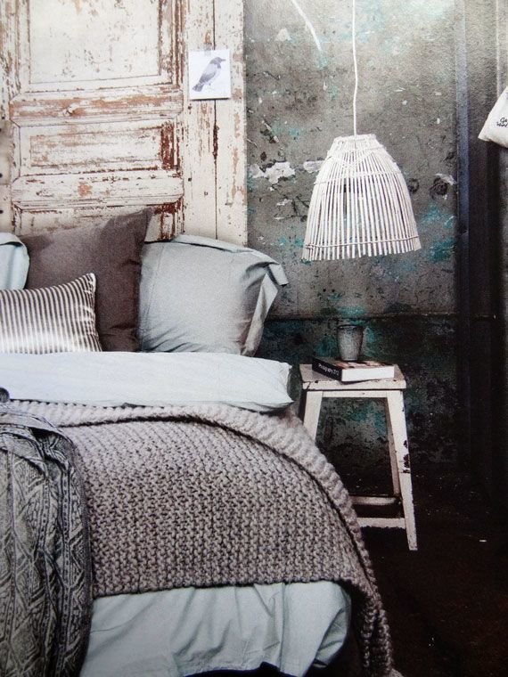 Фотография: Спальня в стиле Лофт, Декор интерьера, Декор, Текстиль, Вышивка – фото на INMYROOM