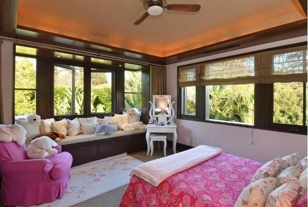 Фотография: Спальня в стиле Прованс и Кантри, Классический, Современный, Дом, Дома и квартиры, Интерьеры звезд – фото на INMYROOM