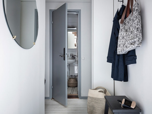 Фотография: Прихожая в стиле Скандинавский, Лофт, Декор интерьера, Квартира, Планировки, Декор, Белый, Серый, 2 комнаты, до 40 метров – фото на INMYROOM