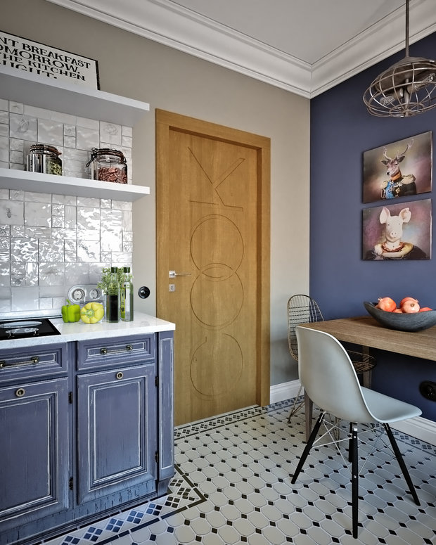 Фотография: Кухня и столовая в стиле Скандинавский, Эклектика, Классический, Современный, Квартира, Аксессуары, BoConcept, Eichholtz, Harlequin, KARE Design, Kuppersbusch, Restoration Hardware, SMEG, Vitra, Декор, Мебель и свет, Белый, Проект недели, Москва, Красный, Бежевый, Синий, Коричневый, Porada, KARTELL, Curations Limited, Rosbri, Delta Light, Farrow & Ball, TopCer, Мила Колпакова, Devon Devon, Samsung, Robert Kelly, Sonneman Lighting, Apple, Currey & Company, Timothy Oulton, Etsy, Solidfloor, Аscot CERAMICHE, One Kings Lane, Bandini, однушка в американском стиле, красный и синий в отделке, П-44 – фото на INMYROOM