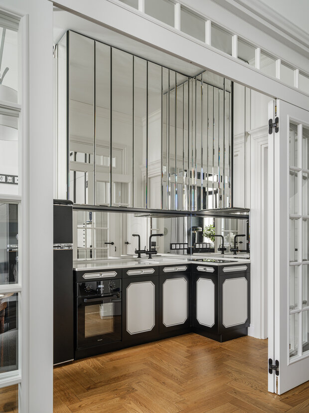 Фотография: Кухня и столовая в стиле Классический, Эклектика, Винтажный, Малогабаритная квартира, Квартира, Проект дня, Москва, 1 комната, до 40 метров, Ольга Петрова-Подольская – фото на INMYROOM