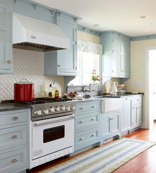 Фотография: Кухня и столовая в стиле Прованс и Кантри, Дом, Интерьер комнат – фото на INMYROOM