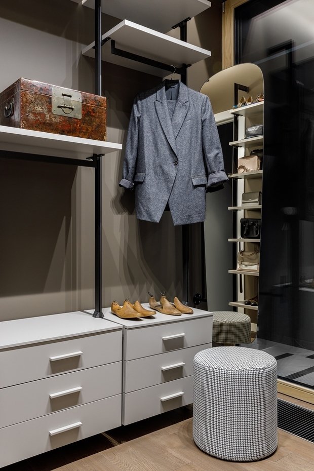 Фотография: Гардеробная в стиле Современный, Квартира, Проект недели, Москва, Яна Волкова, 3 комнаты, Более 90 метров – фото на INMYROOM