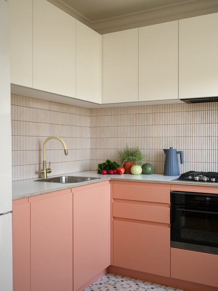 Фотография: Кухня и столовая в стиле Современный, Малогабаритная квартира, Квартира, Проект дня, Москва, Хамовники, Хрущевка, 2 комнаты, 40-60 метров, Анастасия Заркуа – фото на INMYROOM