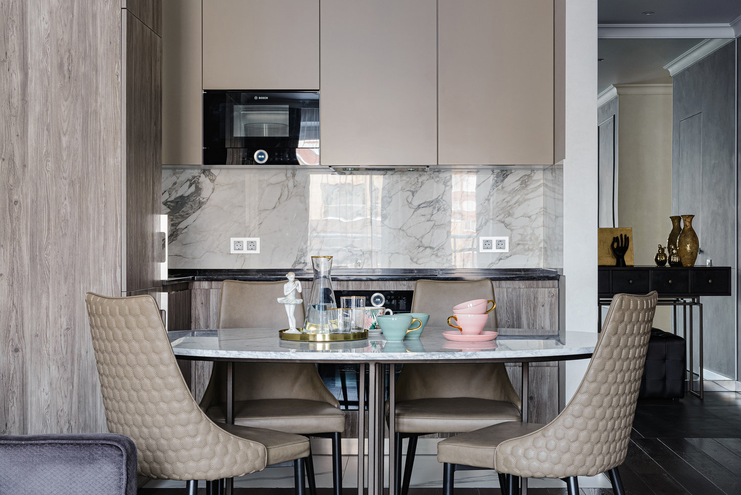 Фотография: Кухня и столовая в стиле Современный, Классический, Квартира, Проект недели, Новосибирск, 4 и больше, 60-90 метров, Art Twins Design, Тая Акулова, Глеб Скотников – фото на INMYROOM Фотография: Кухня и столовая в стиле Современный, Классический, Квартира, Проект недели, Новосибирск, 4 и больше, 60-90 метров, Art Twins Design, Тая Акулова, Глеб Скотников – фото на INMYROOM