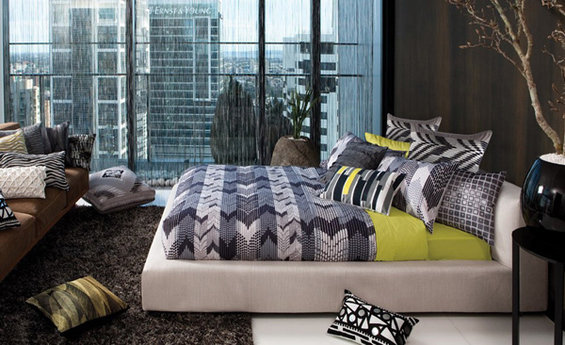 Фотография: Спальня в стиле Современный, Декор интерьера, Дизайн интерьера, Цвет в интерьере, Текстиль – фото на INMYROOM