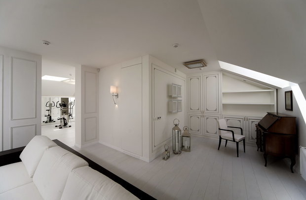Фото из портфолио Белое с серебром – фотографии дизайна интерьеров на INMYROOM
