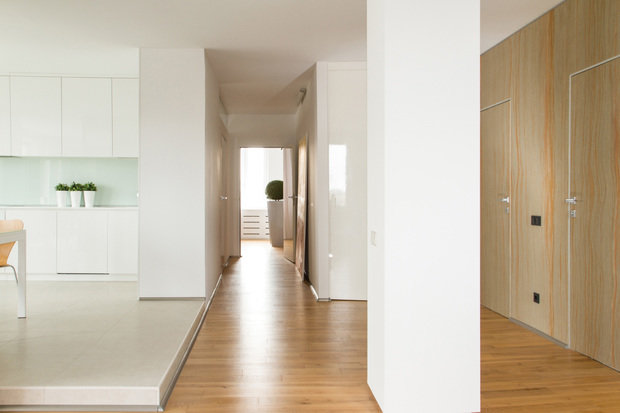 Фотография: Прихожая в стиле Современный, Квартира, Цвет в интерьере, Дома и квартиры, Белый, Минимализм, Проект недели – фото на INMYROOM