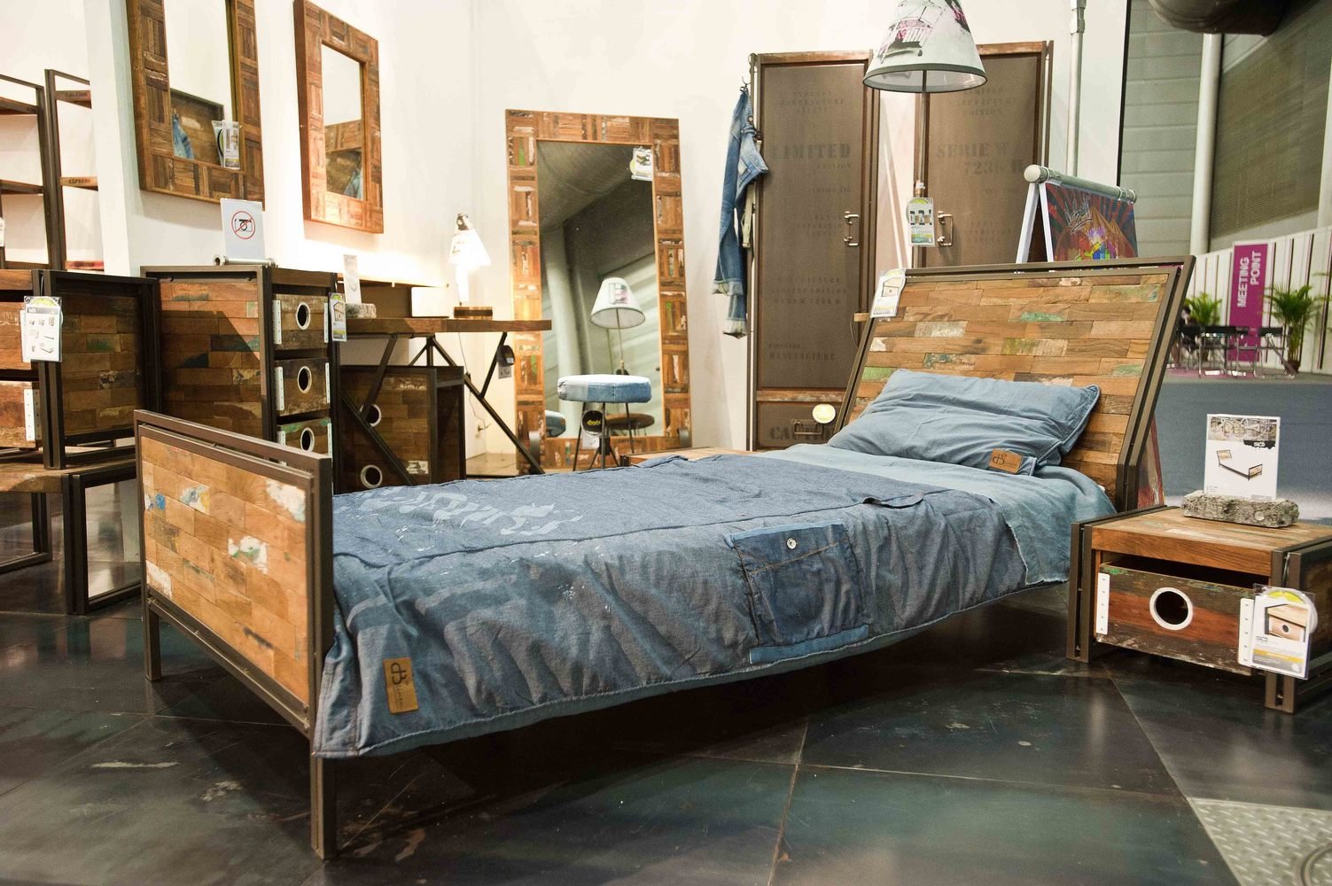 Фотография: Прочее в стиле , Детская, Интерьер комнат, Шкаф, Шебби-шик, Стеллаж, Стрит-арт – фото на INMYROOM Фотография: Прочее в стиле , Детская, Интерьер комнат, Шкаф, Шебби-шик, Стеллаж, Стрит-арт – фото на INMYROOM