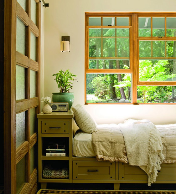 Фотография: Спальня в стиле Восточный, Декор интерьера, Малогабаритная квартира, Квартира, Дома и квартиры, Советы, Зеркало – фото на INMYROOM