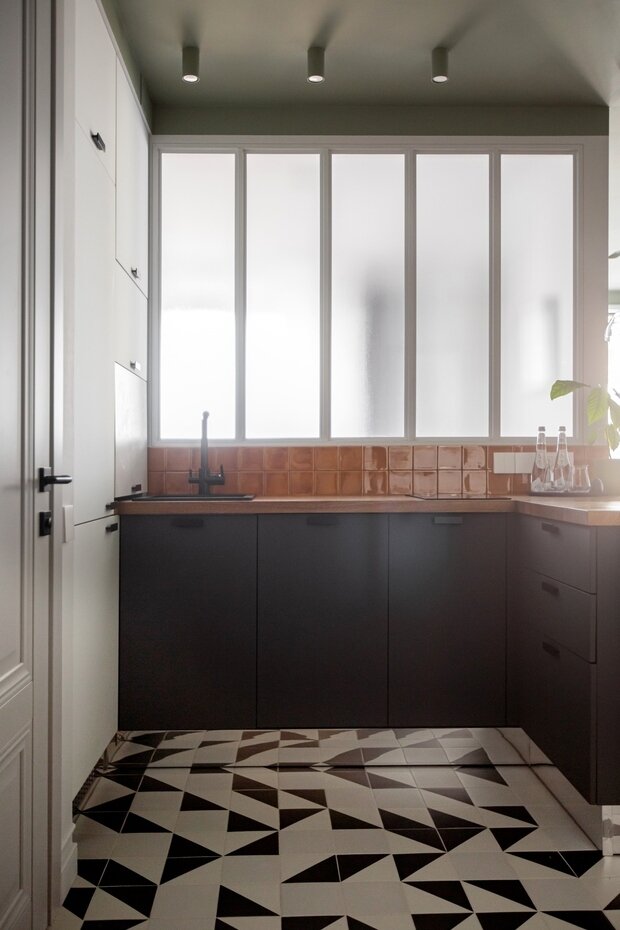 Фотография: Кухня и столовая в стиле Скандинавский, Современный, Эклектика, Минимализм, Квартира, Проект недели, Пермь, 2 комнаты, 40-60 метров, Яна Сушкова – фото на INMYROOM