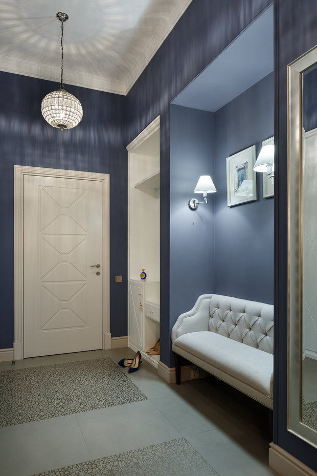 Фотография: Прихожая в стиле Классический, Современный, Квартира, Проект недели, Бежевый, Голубой, Бирюзовый, Кирпичный дом, 4 и больше, Более 90 метров, Иван Сорокин, Наталия Кацуцевичюс – фото на INMYROOM