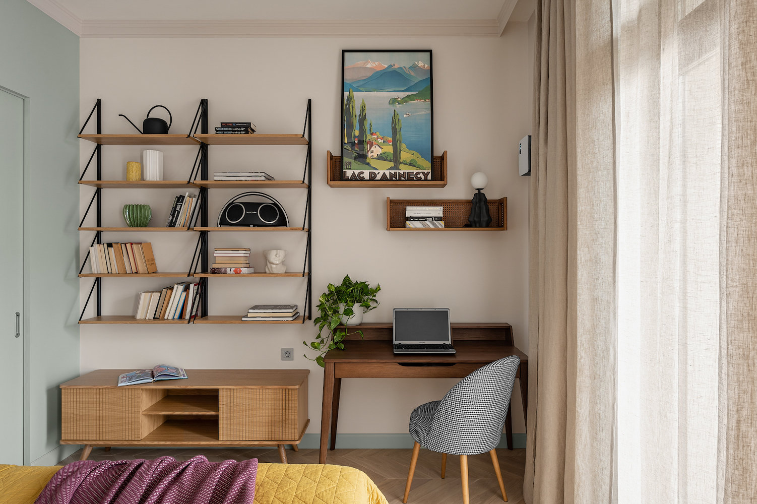 Фотография: Спальня в стиле Современный, Квартира, Проект недели, Москва, 1 комната, 40-60 метров, Алла Сеничева – фото на INMYROOM Фотография: Спальня в стиле Современный, Квартира, Проект недели, Москва, 1 комната, 40-60 метров, Алла Сеничева – фото на INMYROOM