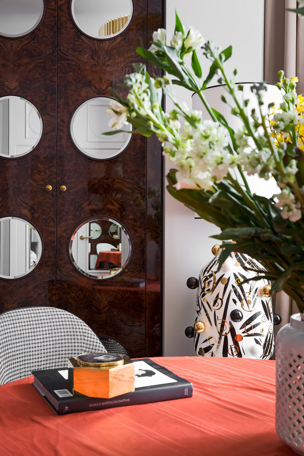 Фотография: Кухня и столовая в стиле Современный, Классический, Проект дня, Москва, Монолитный дом, 4 и больше, Более 90 метров, Елена Поворова, Бюро Home Emotions, Эксклюзивные проекты, Екатерина Реброва – фото на INMYROOM