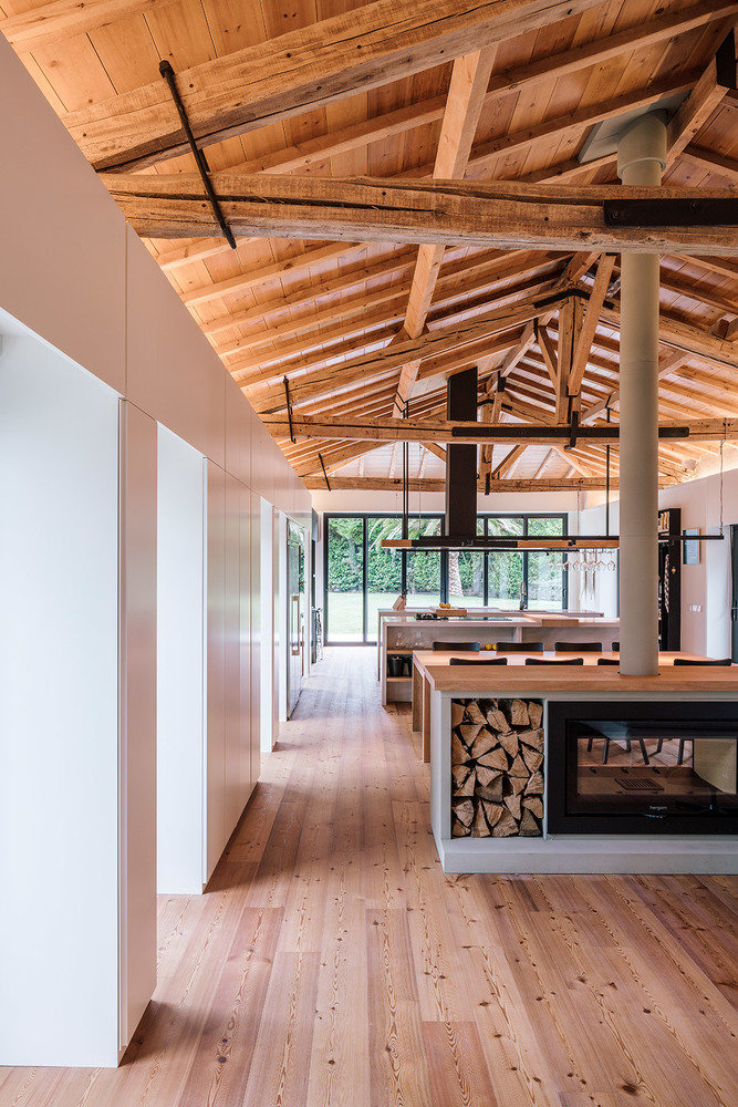 Фотография: Кухня и столовая в стиле Скандинавский, Эко, Дом и дача – фото на INMYROOM Фотография: Кухня и столовая в стиле Скандинавский, Эко, Дом и дача – фото на INMYROOM