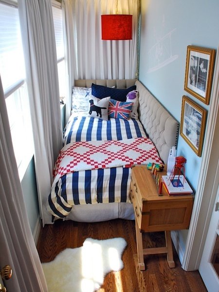 Фотография: Балкон, Терраса в стиле Скандинавский, Спальня, Интерьер комнат – фото на INMYROOM