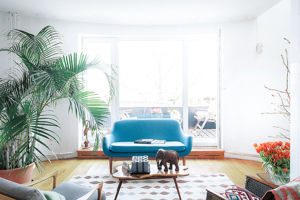 Фотография: Гостиная в стиле Прованс и Кантри, Эклектика, Скандинавский, Декор интерьера, Квартира, Декор, Мебель и свет, Проект недели, советское ретро в интерьере, эклектика в интерьере, скандинавские мотивы в интерьере, студия в скандинавском стиле, как оформить студию – фото на INMYROOM