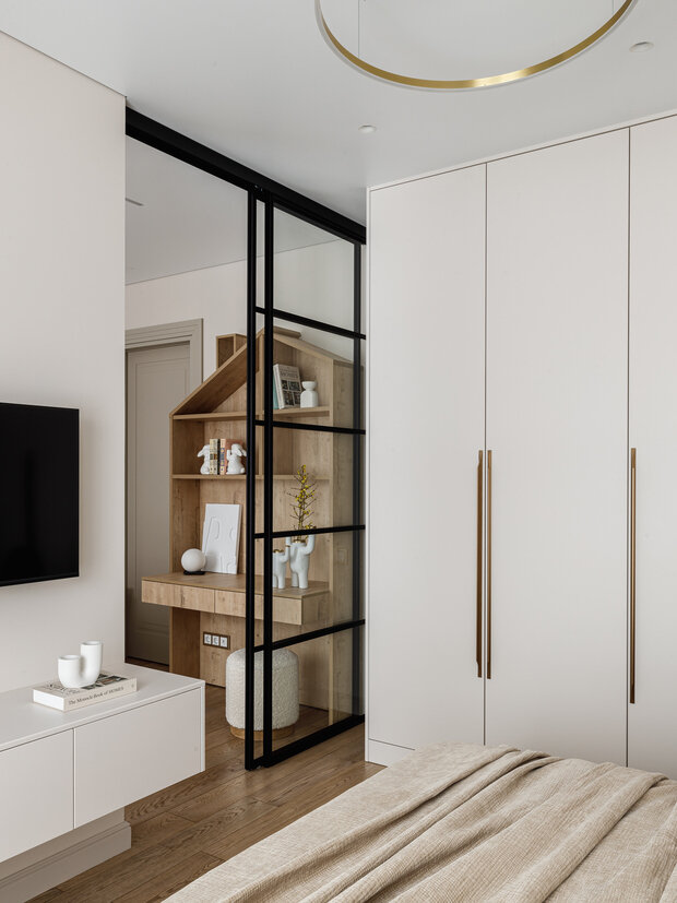 Фотография: Спальня в стиле Классический, Современный, Дом, Проект дня, Дом и дача, Кирпичный дом, 4 и больше, Более 90 метров, Уфа, Леня Бузина – фото на INMYROOM