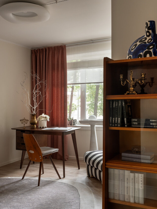 Фотография: Кабинет в стиле Современный, Эклектика, Винтажный, Квартира, Проект дня, Москва, Хрущевка, 2 комнаты, 40-60 метров, Настасья Дуленко – фото на INMYROOM