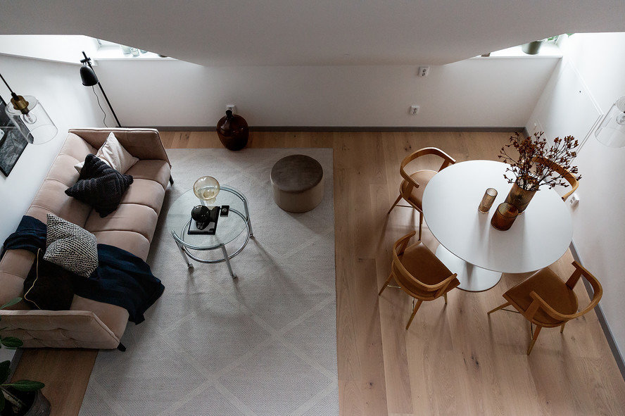 Фотография: Гостиная в стиле Скандинавский, Кухня и столовая, Кабинет, Декор интерьера, Квартира, Белый, Серый, 2 комнаты – фото на INMYROOM Фотография: Гостиная в стиле Скандинавский, Кухня и столовая, Кабинет, Декор интерьера, Квартира, Белый, Серый, 2 комнаты – фото на INMYROOM