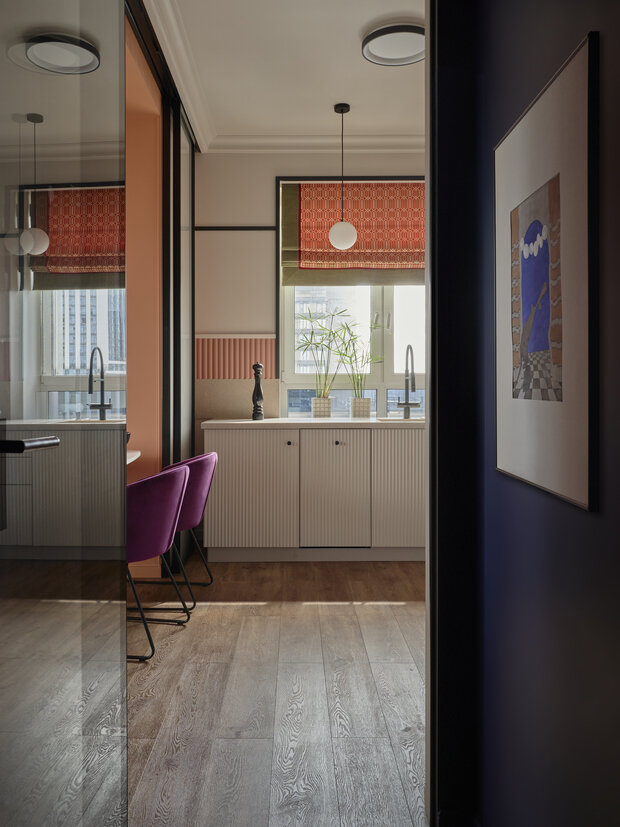 Фотография: Кухня и столовая в стиле Современный, Эклектика, Квартира, Проект дня, Москва, 3 комнаты, 60-90 метров, Анна Тарасова, Варвара Пономарева – фото на INMYROOM