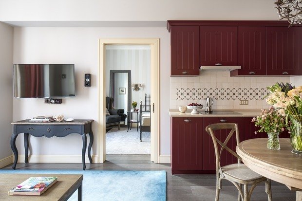 Фотография: Кухня и столовая в стиле Прованс и Кантри, Эклектика, Квартира, Проект недели, Москва, Олеся Шляхтина, 2 комнаты, 3 комнаты, 60-90 метров – фото на INMYROOM