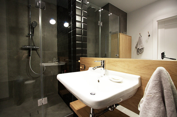 Фотография: Ванная в стиле Хай-тек, Скандинавский, Квартира, Цвет в интерьере, Дома и квартиры, Перепланировка – фото на INMYROOM