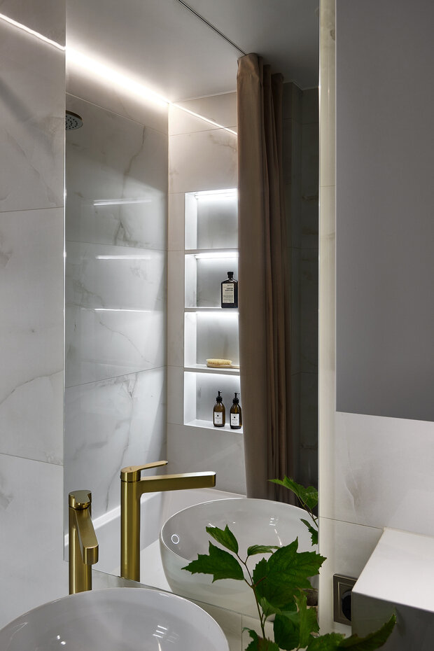 Фотография: Ванная в стиле Современный, Малогабаритная квартира, Квартира, Проект дня, Пермь, Монолитный дом, 2 комнаты, до 40 метров, современный с элементами классики и минимализмом, Арина Гринберг – фото на INMYROOM