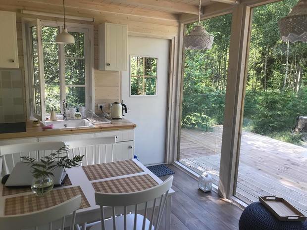 Фотография: Кухня и столовая в стиле Эко, Скандинавский, Дом, Дача, Дом и дача, как построить загородный дом, дом из клееного бруса, 2 комнаты, до 40 метров, эстония, Ольга Погребисская, дом своими руками – фото на INMYROOM