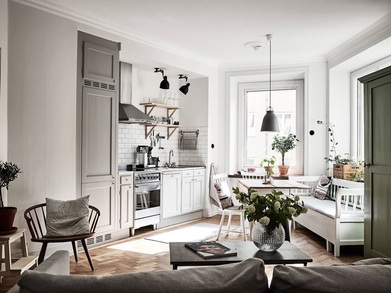 Фотография: Кухня и столовая в стиле Скандинавский, Перепланировка, Gorod, Алексей Паршин – фото на INMYROOM