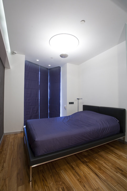 Фотография: Спальня в стиле Современный, Хай-тек, Квартира, Дома и квартиры, Минимализм – фото на INMYROOM