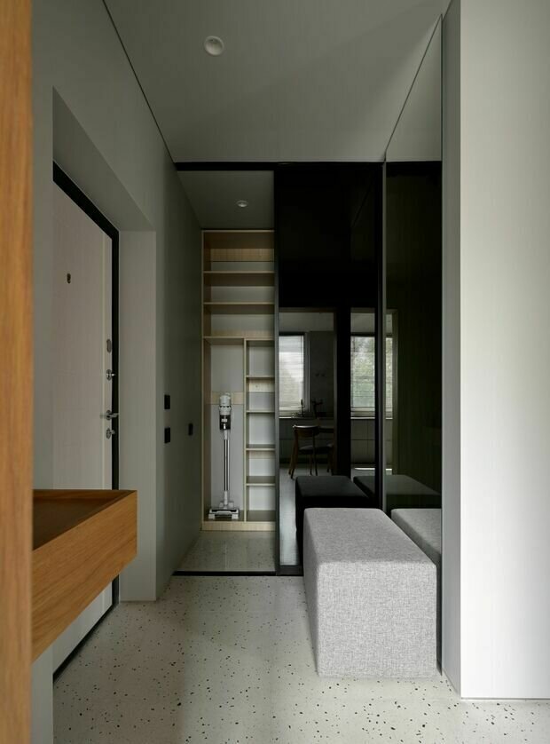 Фотография: Прихожая в стиле Современный, Минимализм, Квартира, Проект дня, Калининград, Монолитный дом, 2 комнаты, 40-60 метров, Юлия Смышляева – фото на INMYROOM