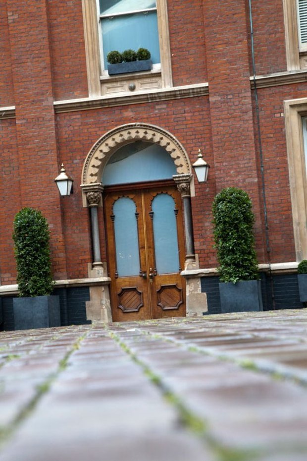 Фотография:  в стиле Классический, Современный, Эклектика, Дом, Цвет в интерьере, Дома и квартиры, Белый, Лондон – фото на INMYROOM