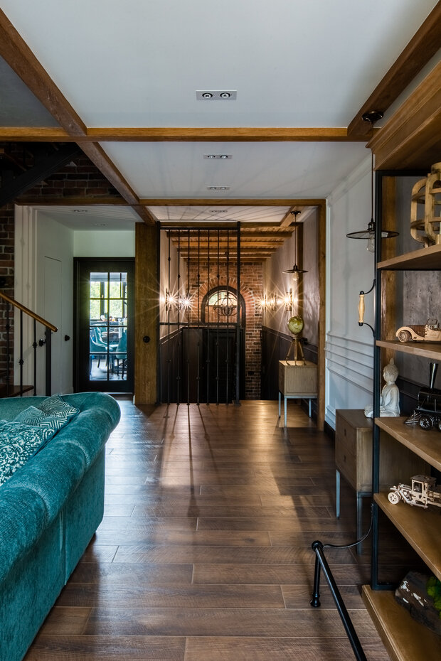 Фотография: Гостиная в стиле Лофт, Эклектика, Проект дня, Таунхаус, Кирпичный дом, 3 комнаты, Более 90 метров, современный с элементами лофта, Оренбург, Евгения Черепанова – фото на INMYROOM